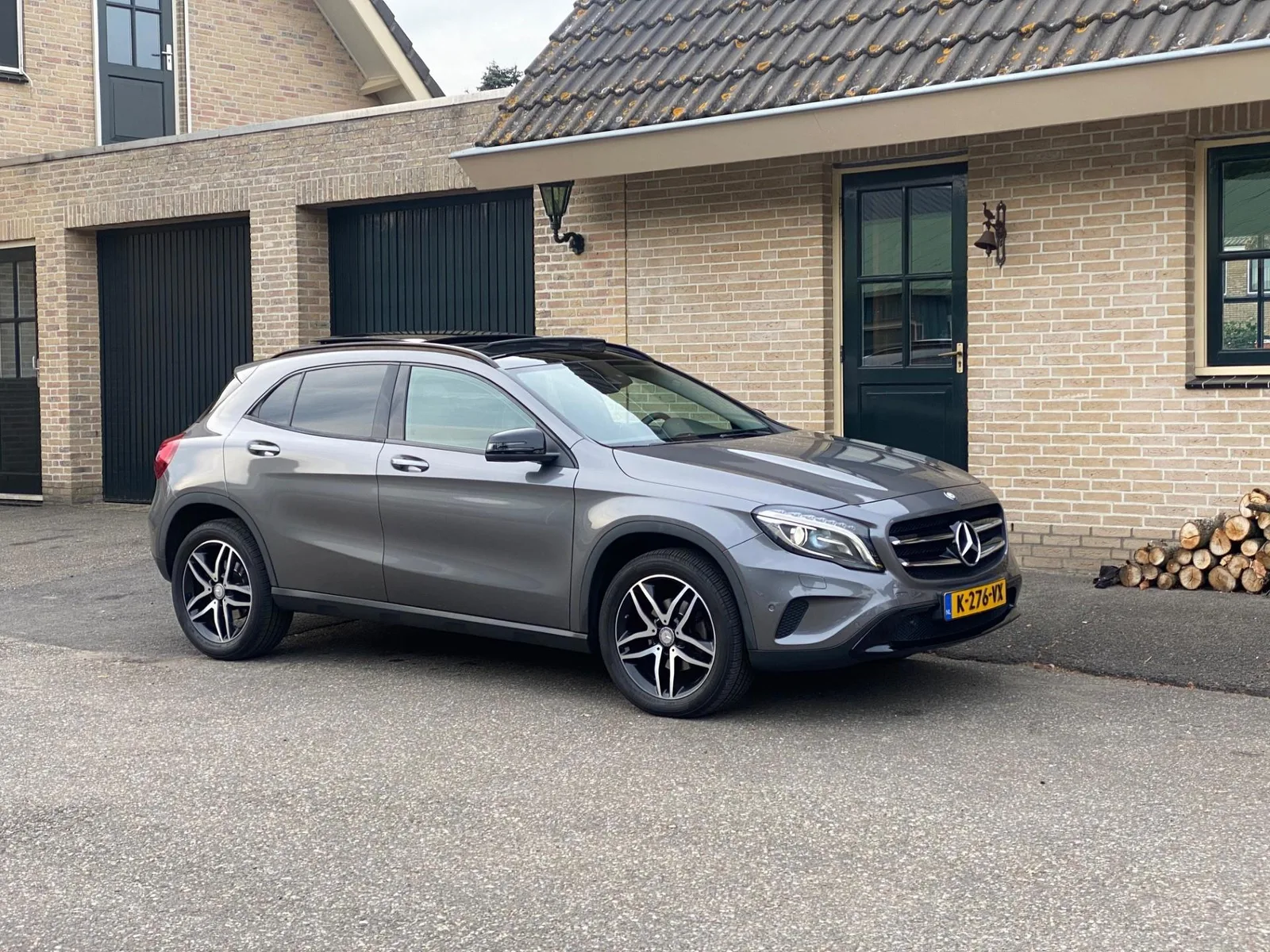Mercedes-Benz GLA (2016) — foto 1