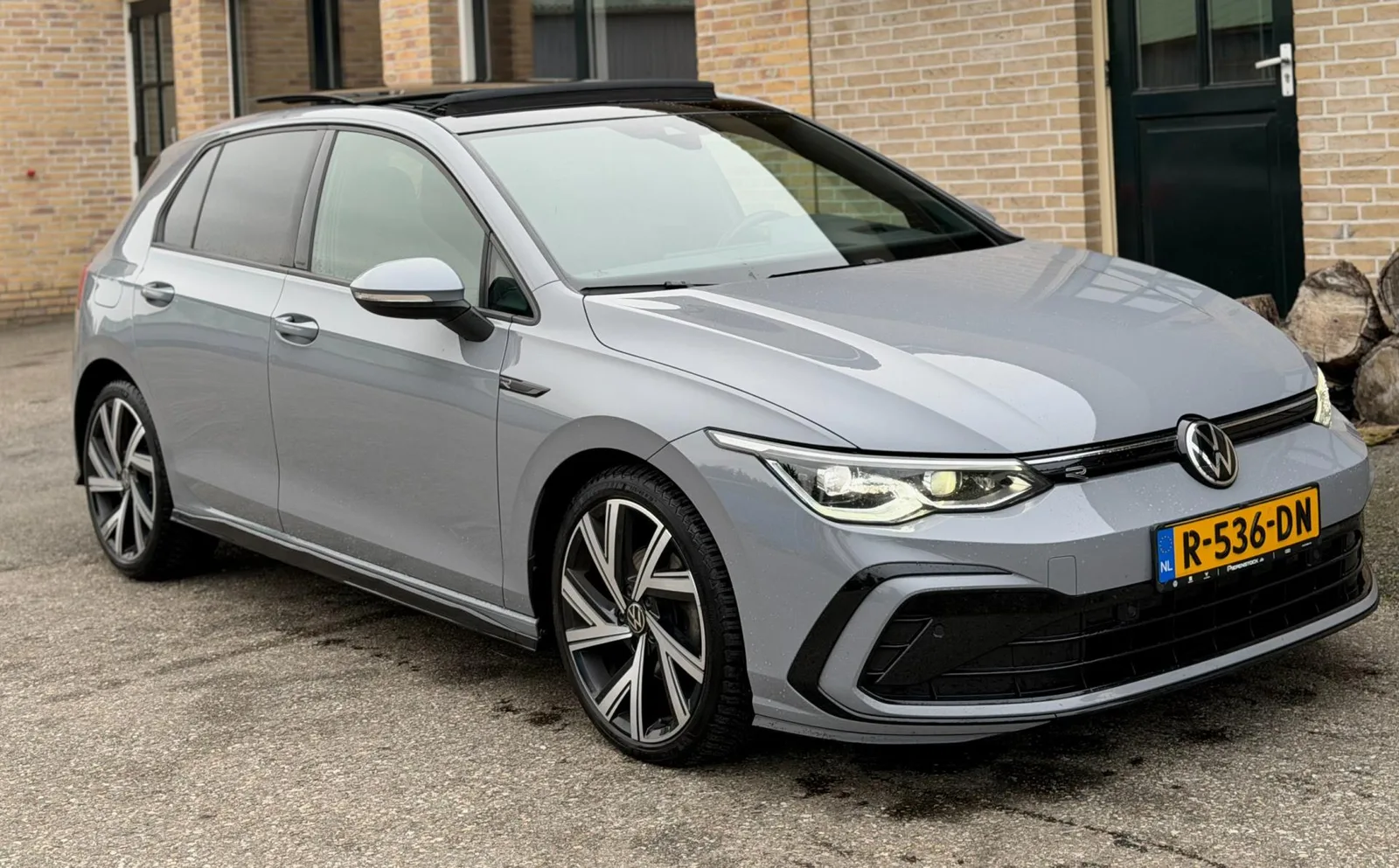 Volkswagen Golf (2020) — foto 1