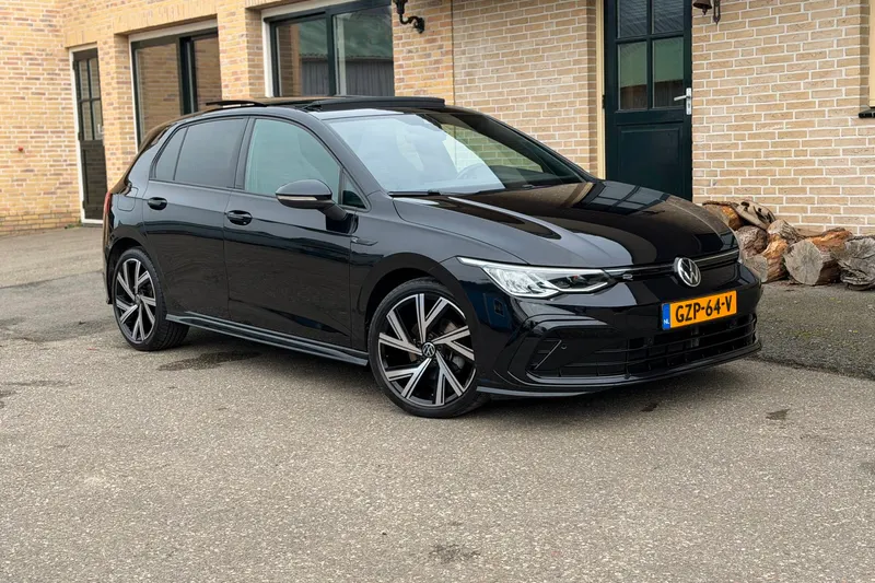 Volkswagen Golf (2023)