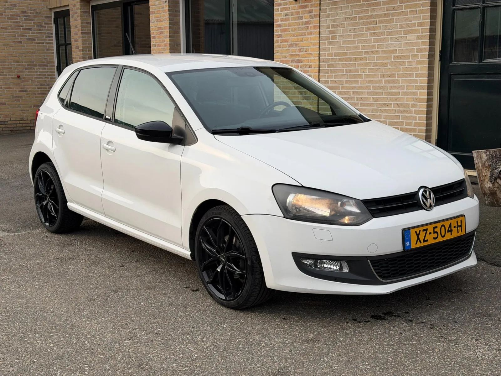 Volkswagen Polo (2011) — foto 1