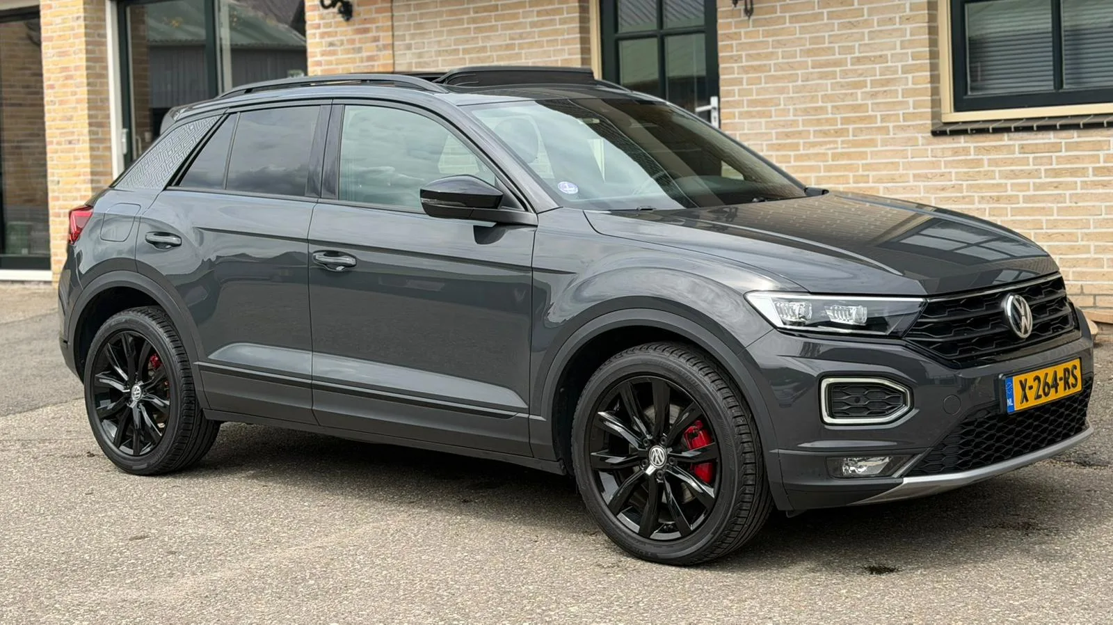 Volkswagen T-Roc (2020) — foto 1