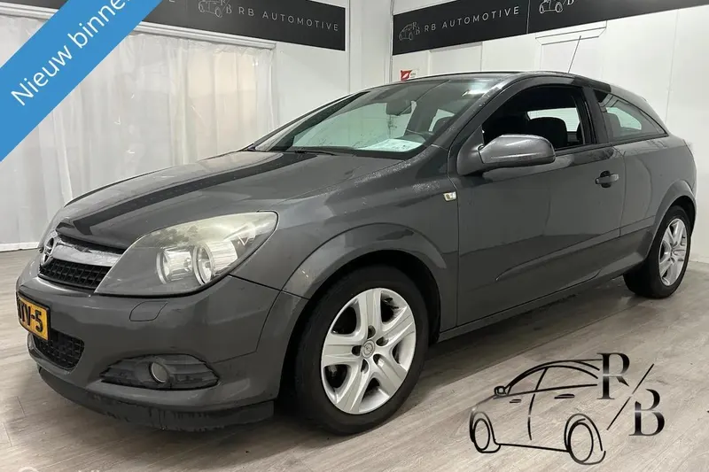 Opel Astra GTC (2009)