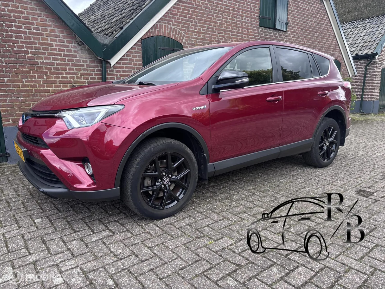 Toyota RAV4 (2018) — foto 1