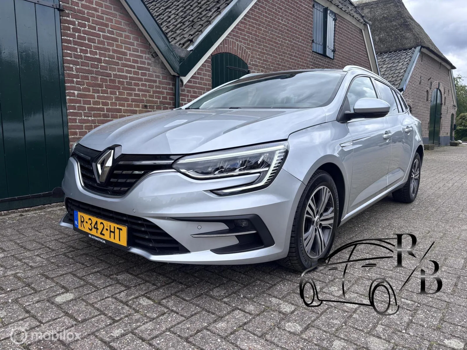 Renault Mégane (2022) — foto 1