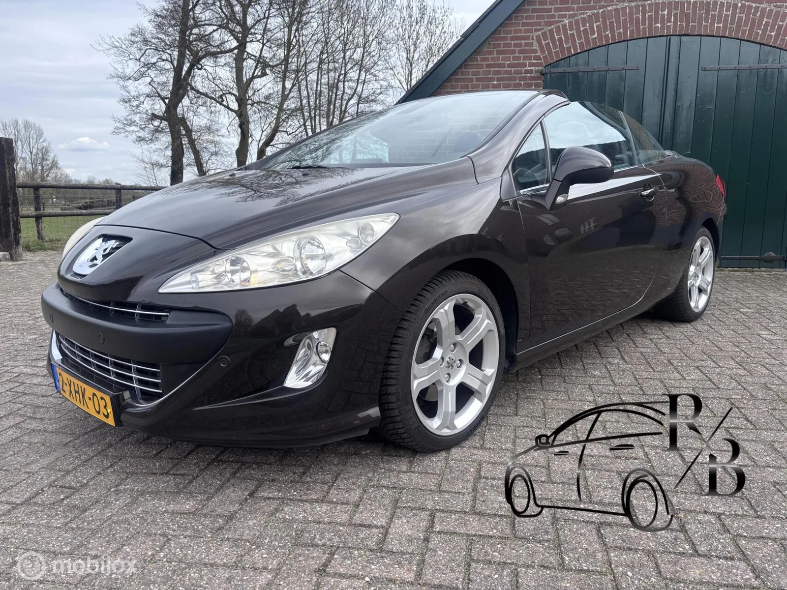 Peugeot 308 (2011) — foto 1