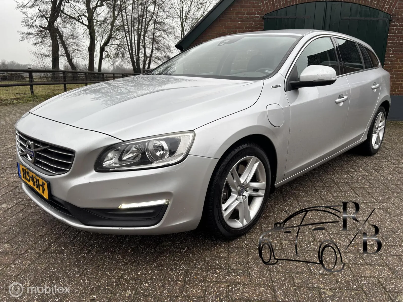Volvo V60 (2015) — foto 1
