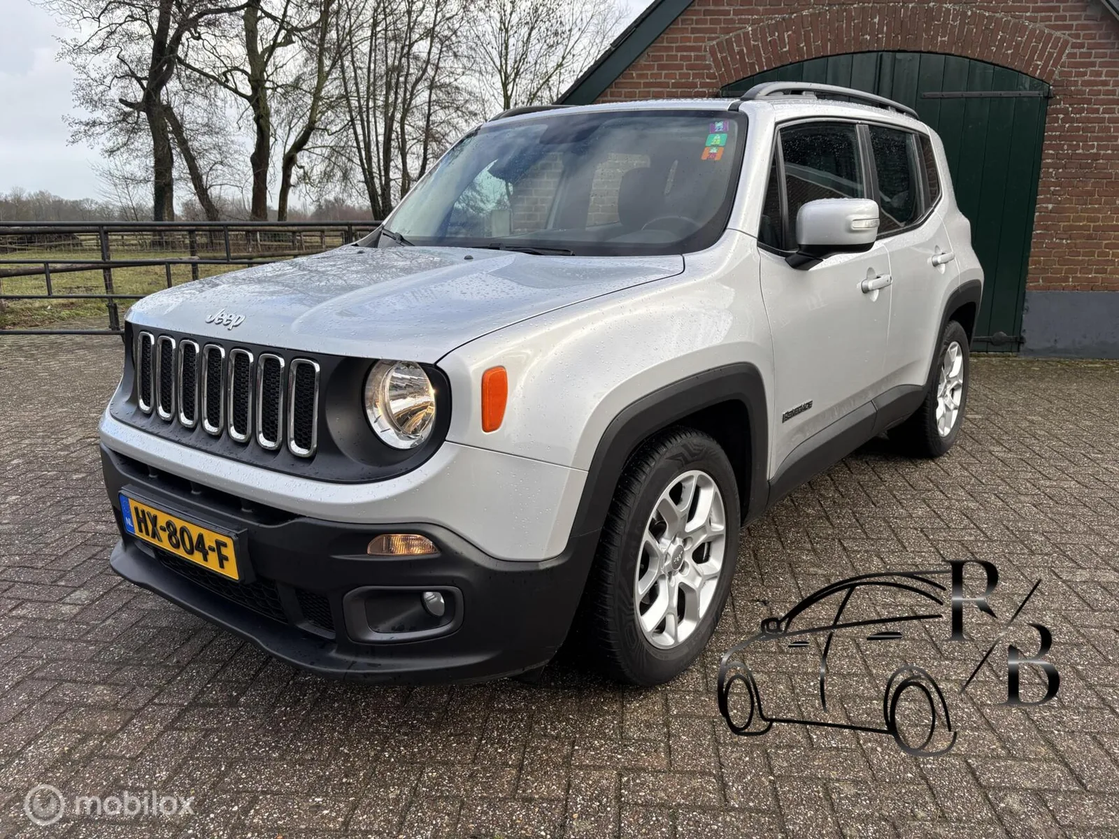 Jeep Renegade (2016) — foto 1