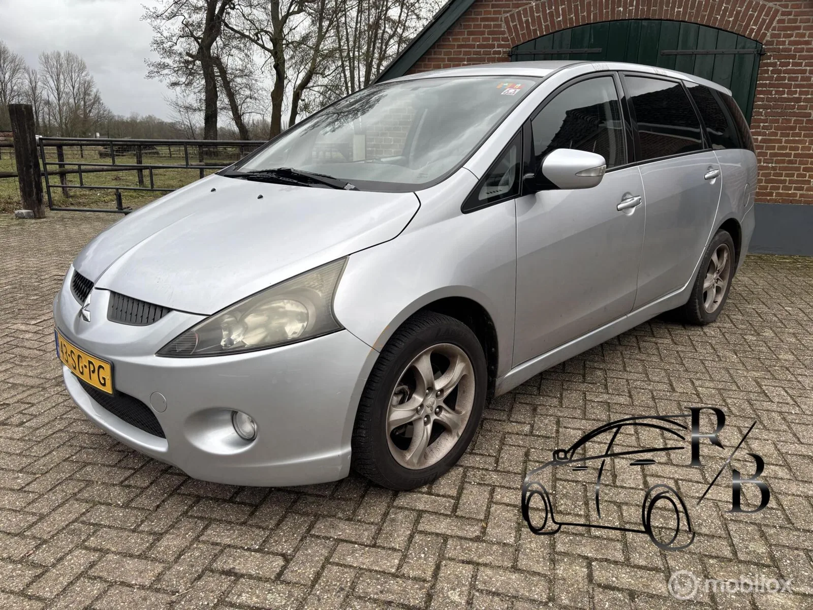 Mitsubishi Grandis (2006) — foto 1