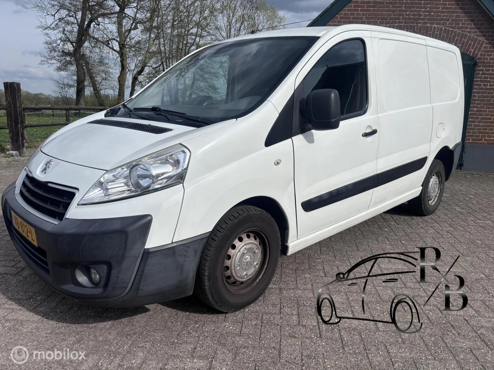 Peugeot Expert (2013) — foto 1