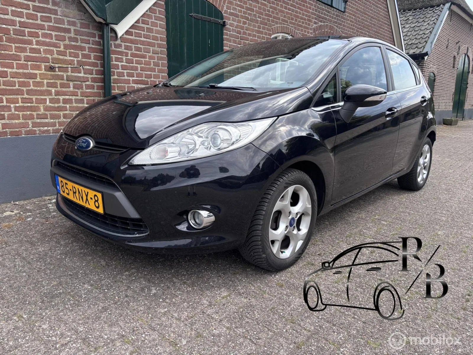 Ford Fiesta (2011) — foto 1