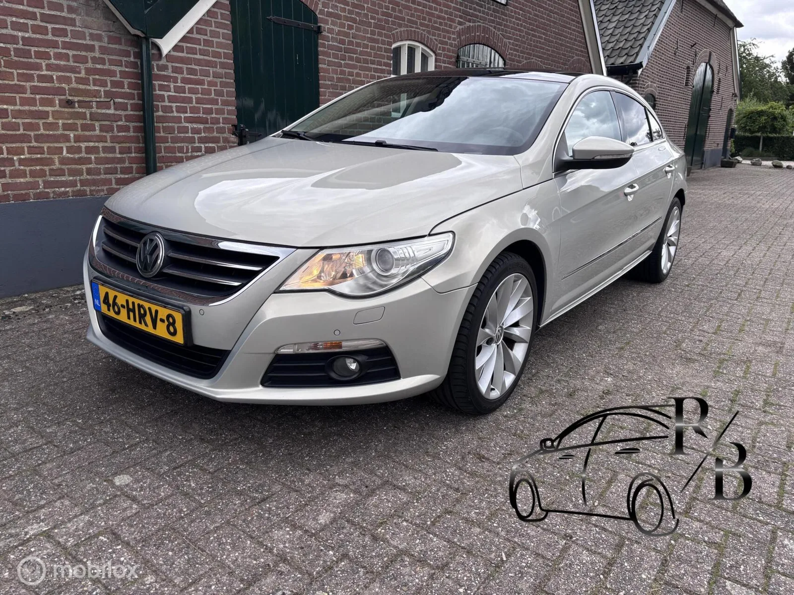 Volkswagen Passat (2009) — foto 1