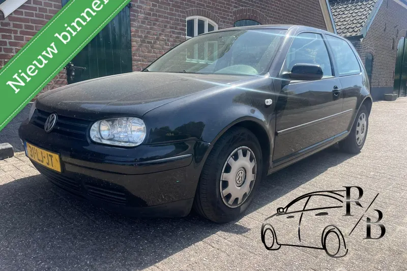 Volkswagen Golf (2003)