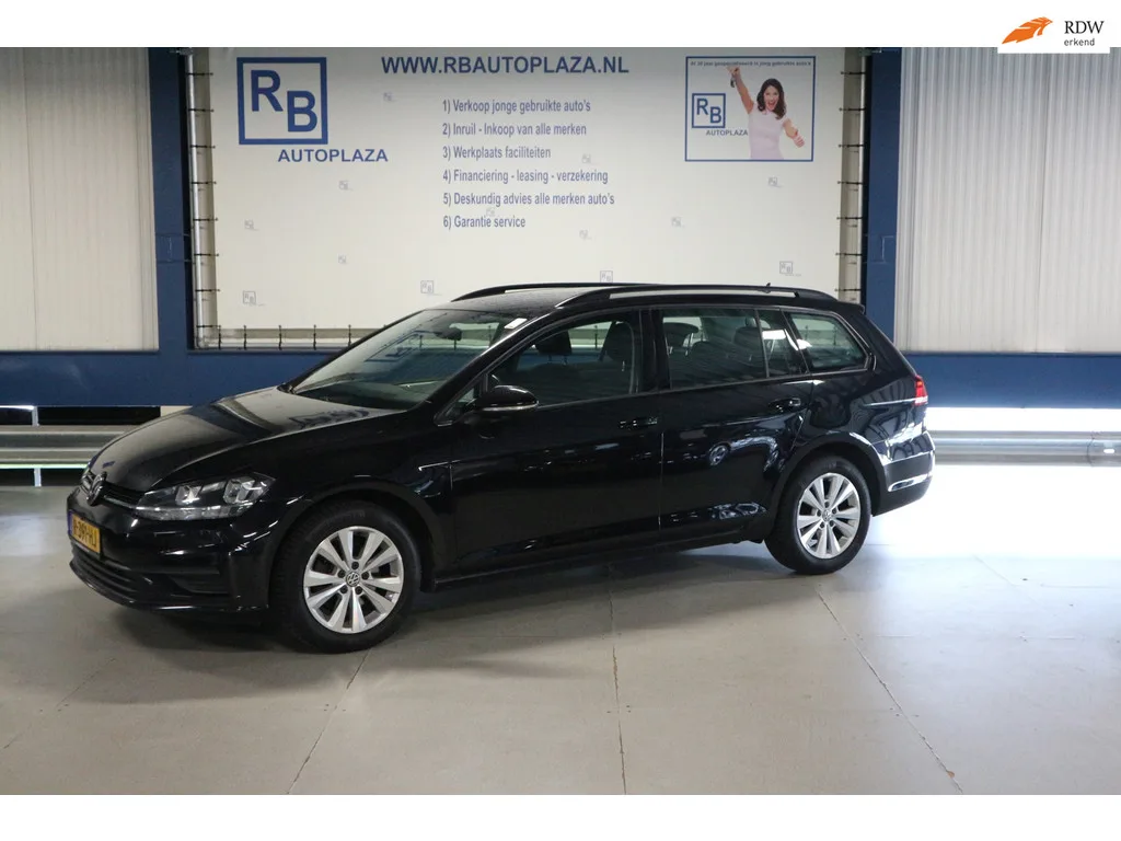Volkswagen Golf (2018) — foto 1