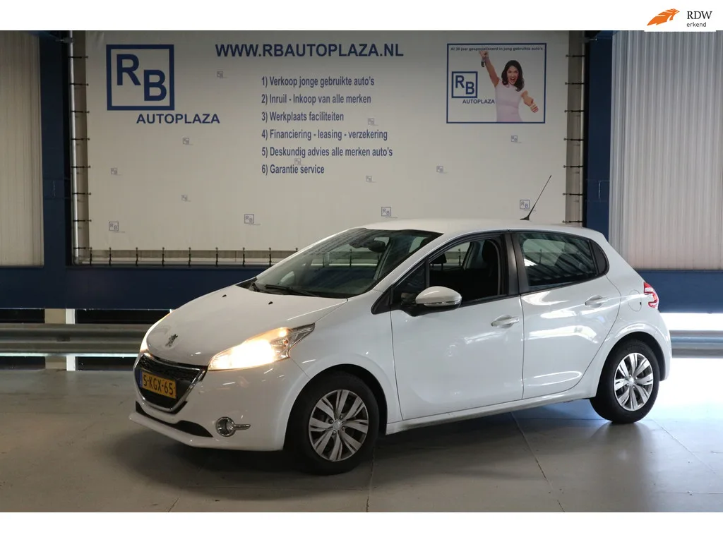 Peugeot 208 (2013) — foto 1