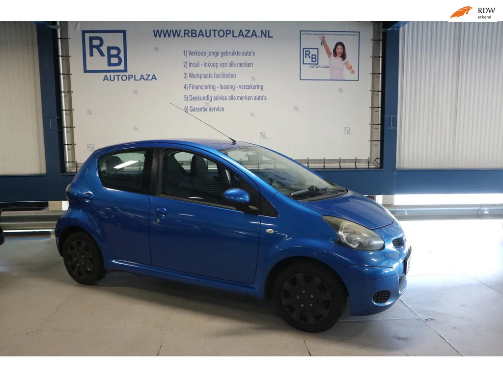 Toyota Aygo (2010) — foto 1