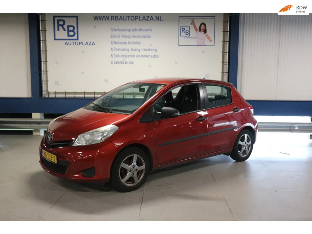 Toyota Yaris (2012) — foto 1