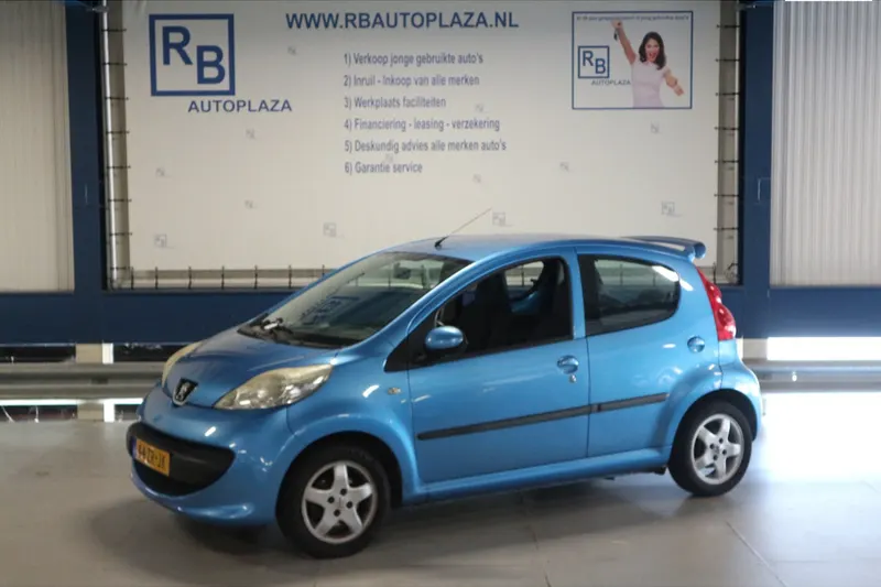 Peugeot 107 (2008)