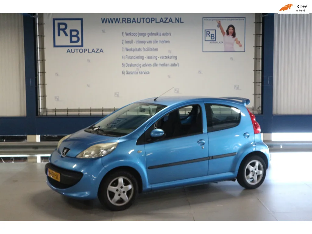 Peugeot 107 (2008) — foto 1