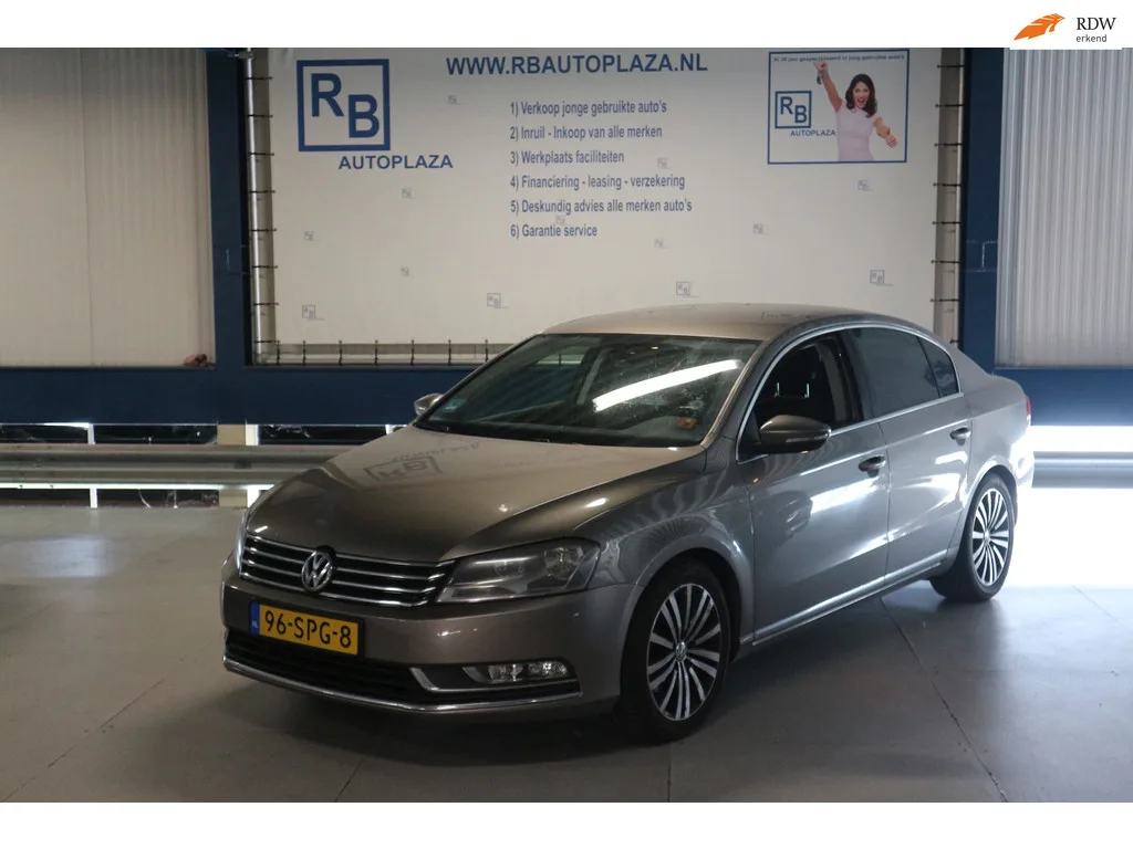 Volkswagen Passat (2011) — foto 1