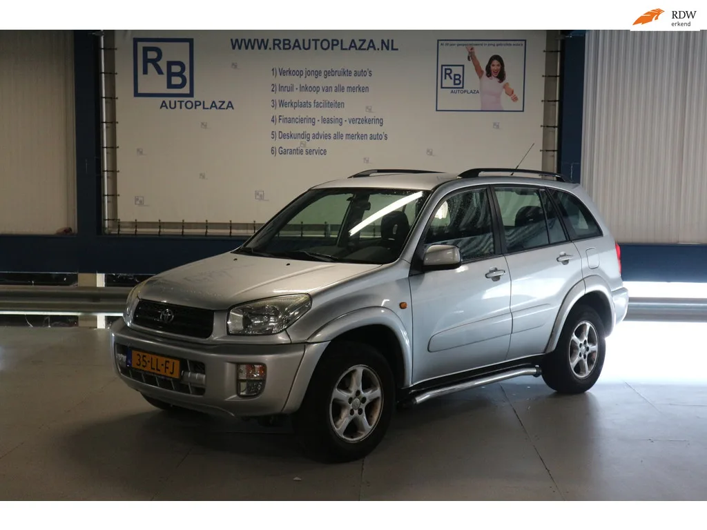 Toyota RAV4 (2002) — foto 1