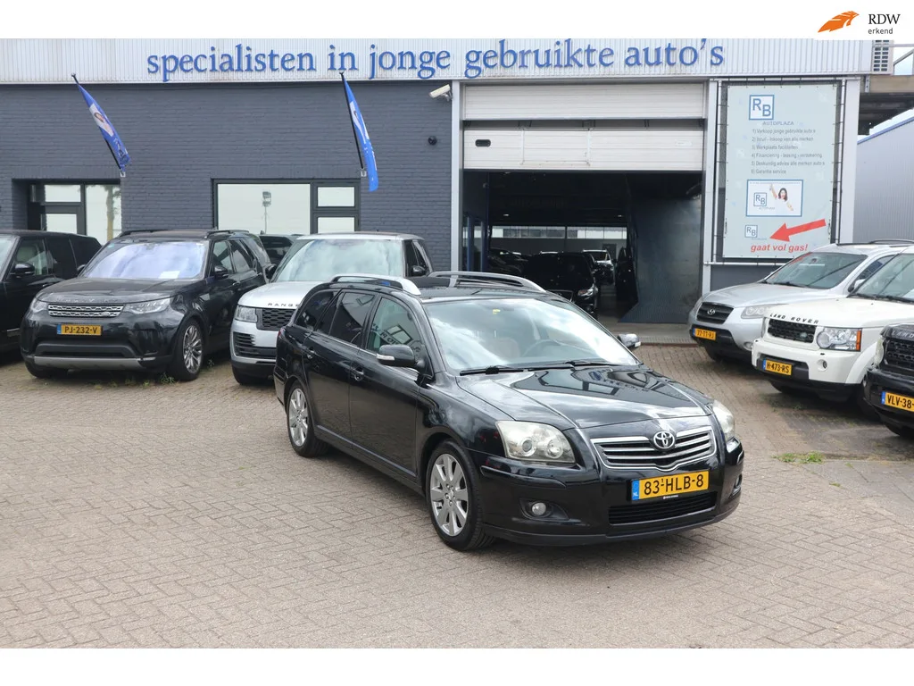 Toyota Avensis (2009) — foto 1