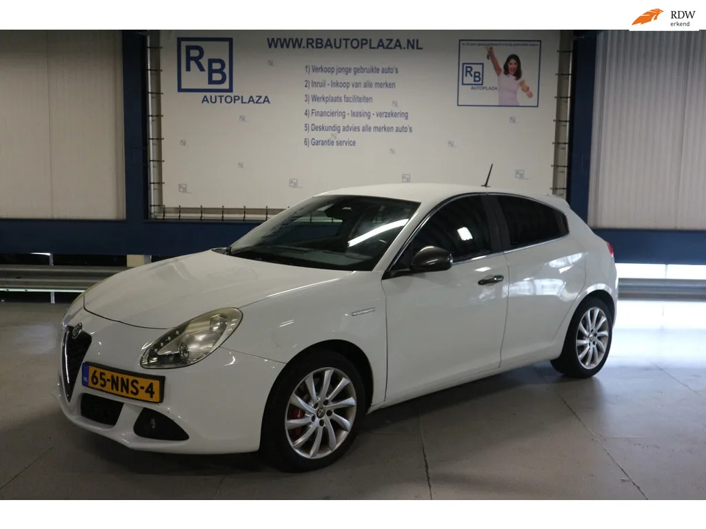 Alfa Romeo Giulietta (2010) — foto 1