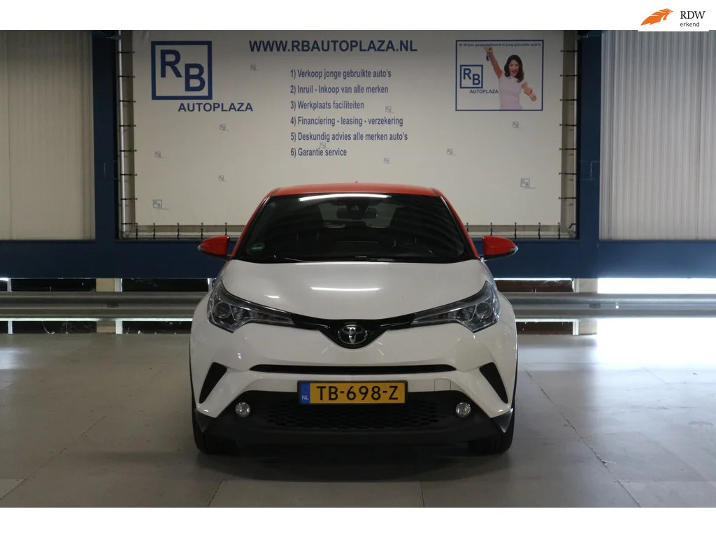 Toyota C-HR (2018) — foto 1