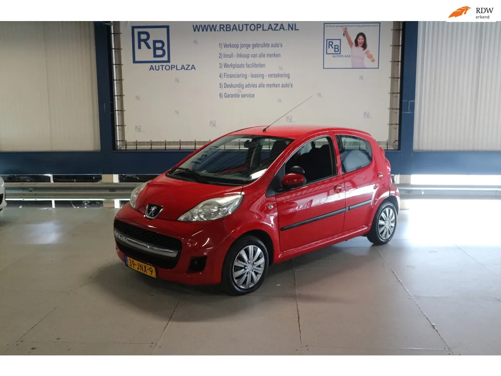 Peugeot 107 (2009) — foto 1