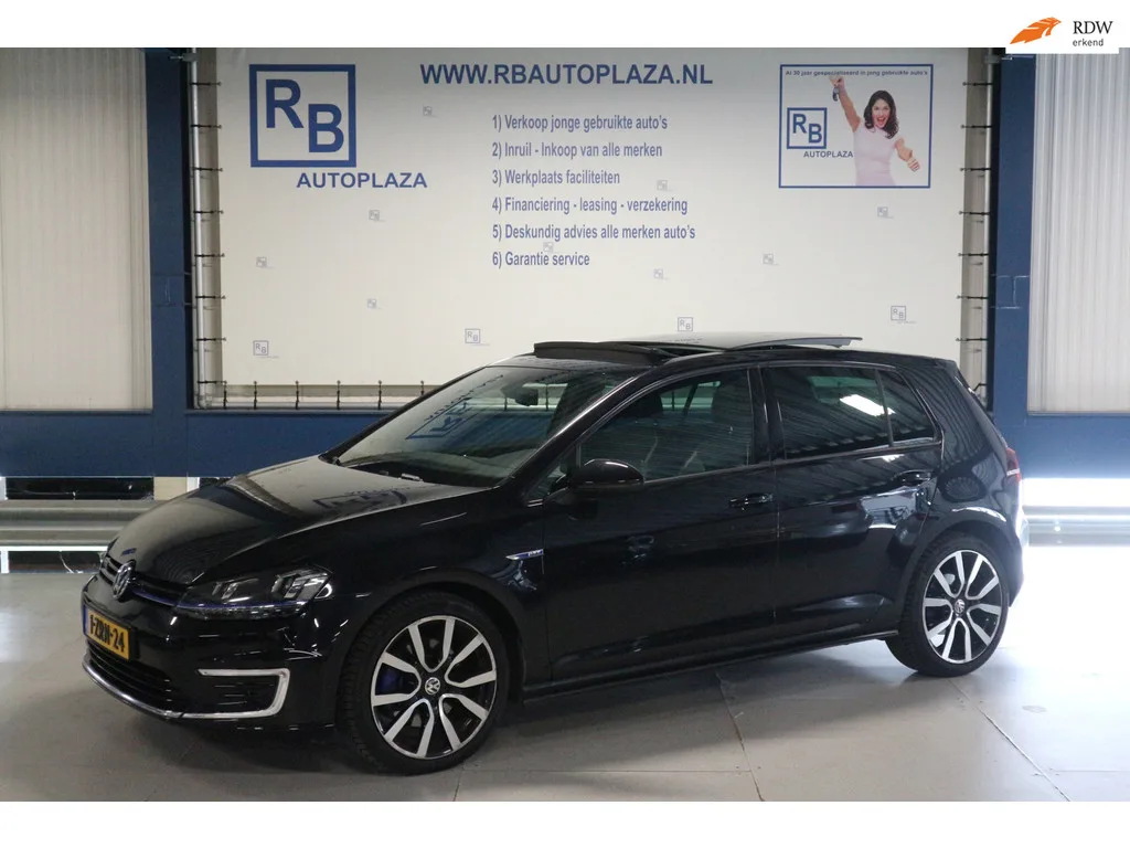 Volkswagen Golf (2015) — foto 1