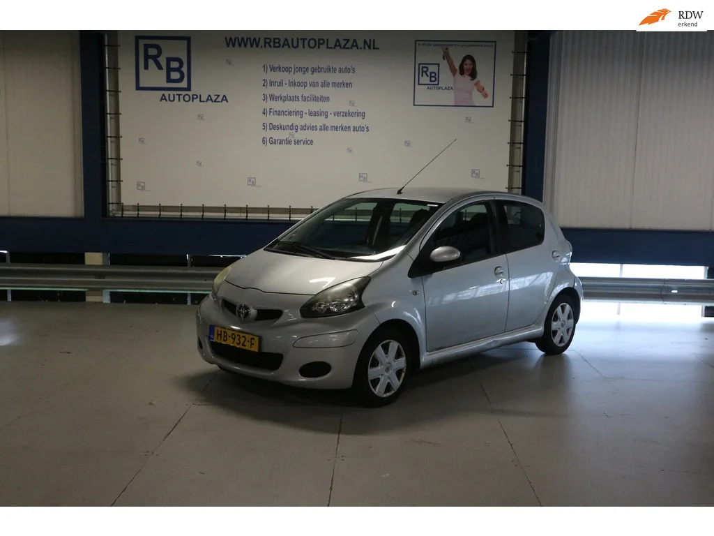 Toyota Aygo (2011) — foto 1