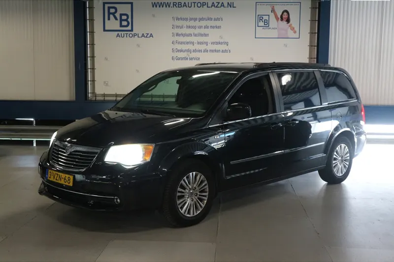 Lancia Voyager (2012)