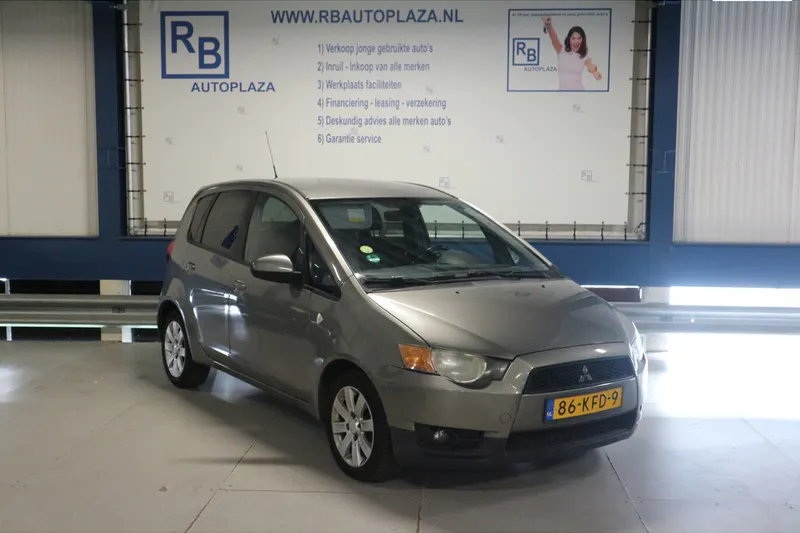 Mitsubishi Colt (2009)
