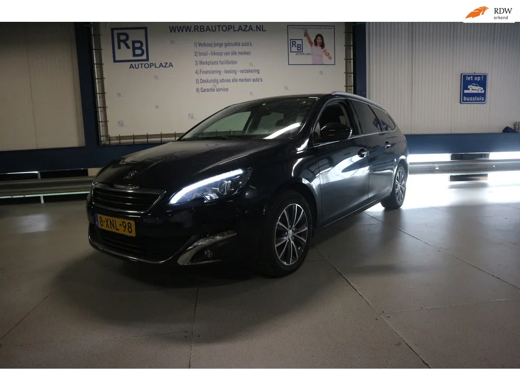 Peugeot 308 (2014) — foto 1