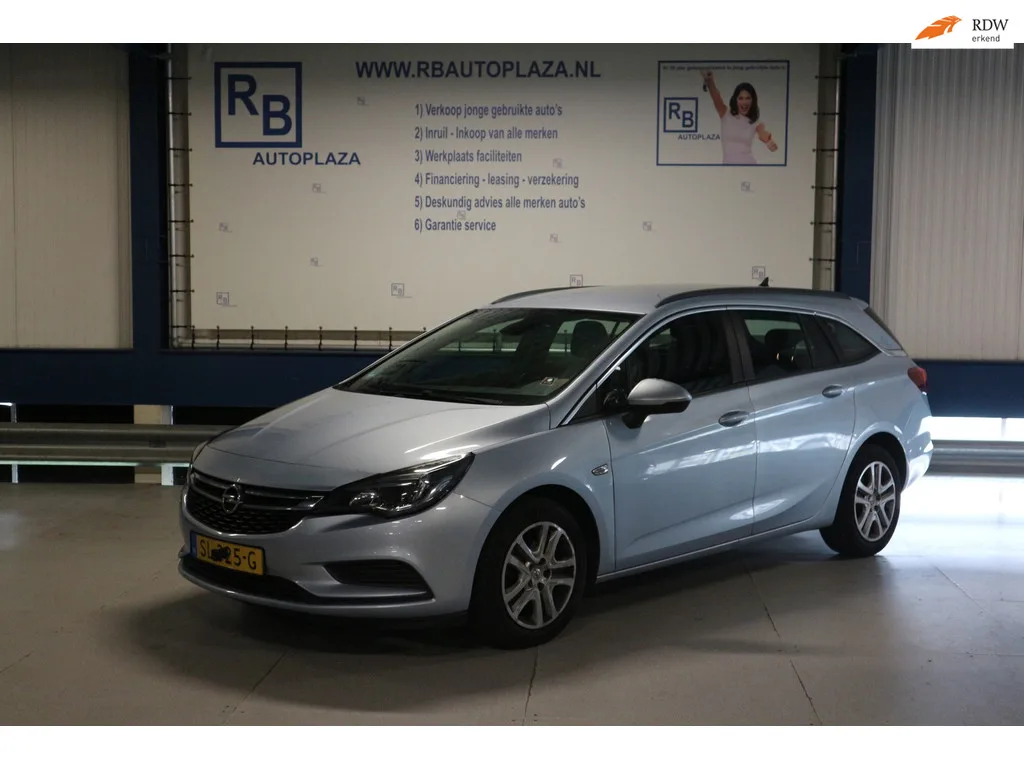 Opel Astra (2018) — foto 1