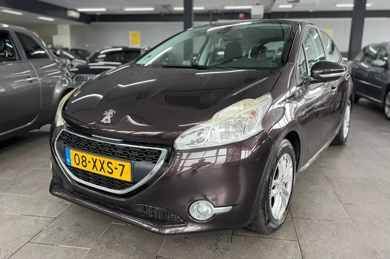Peugeot 208 (2012)