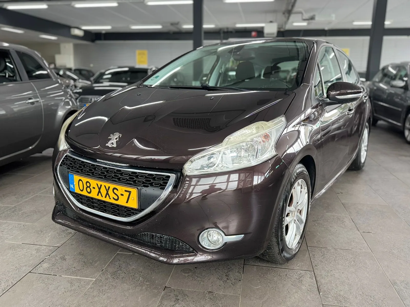 Peugeot 208 (2012) — foto 1