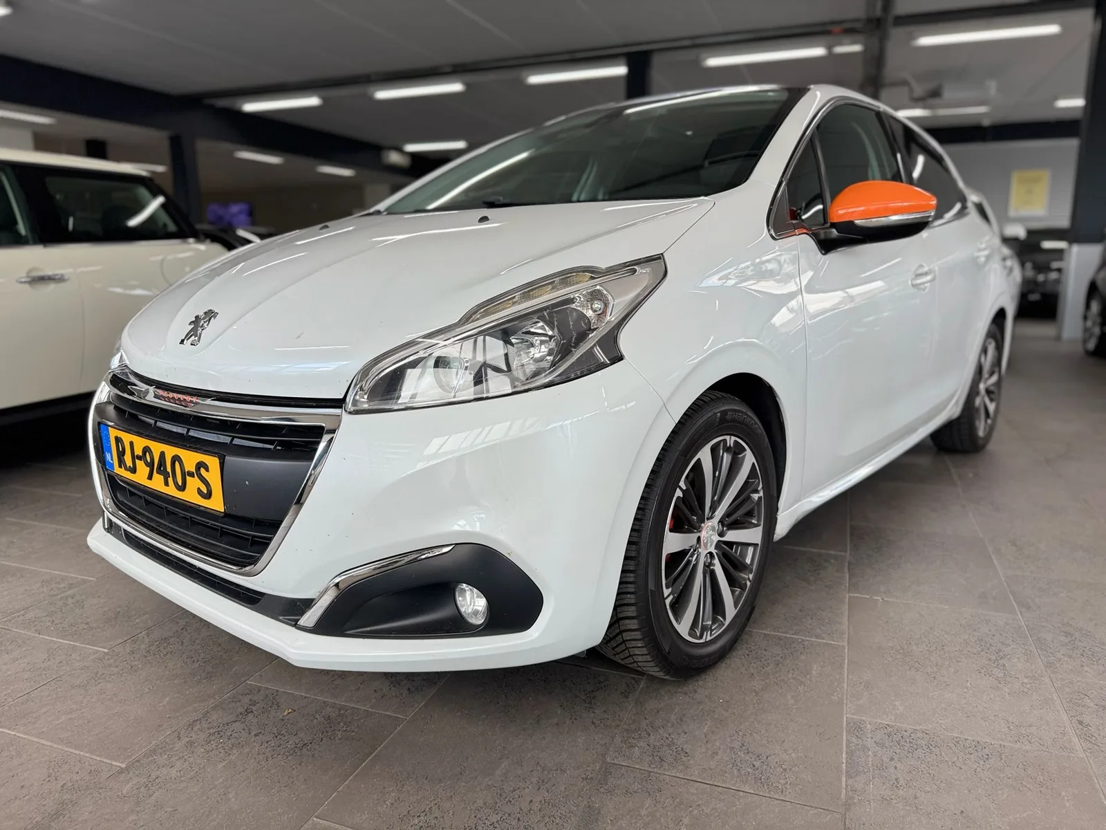 Peugeot 208 (2016) — foto 1