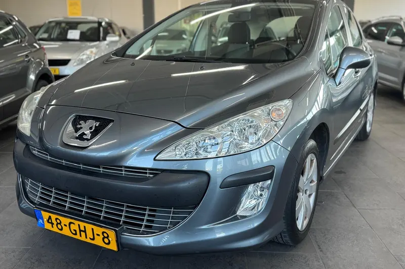 Peugeot 308 (2008)