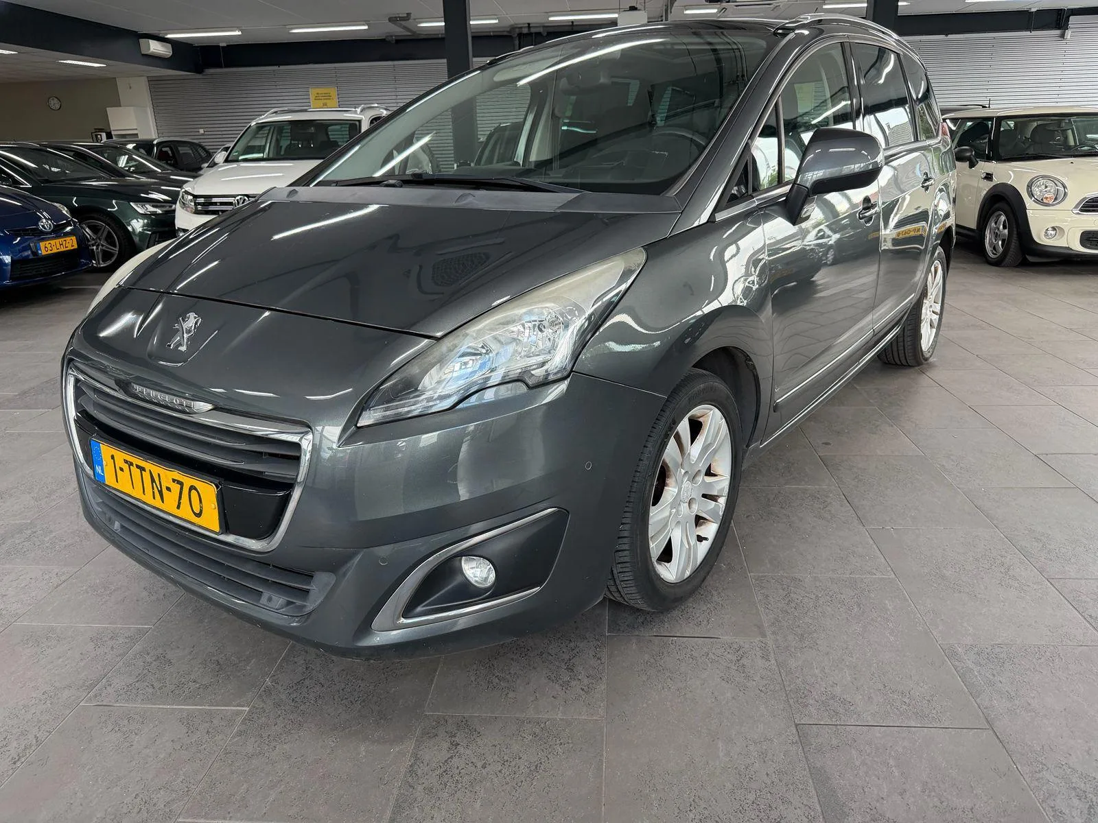 Peugeot 5008 (2014) — foto 1