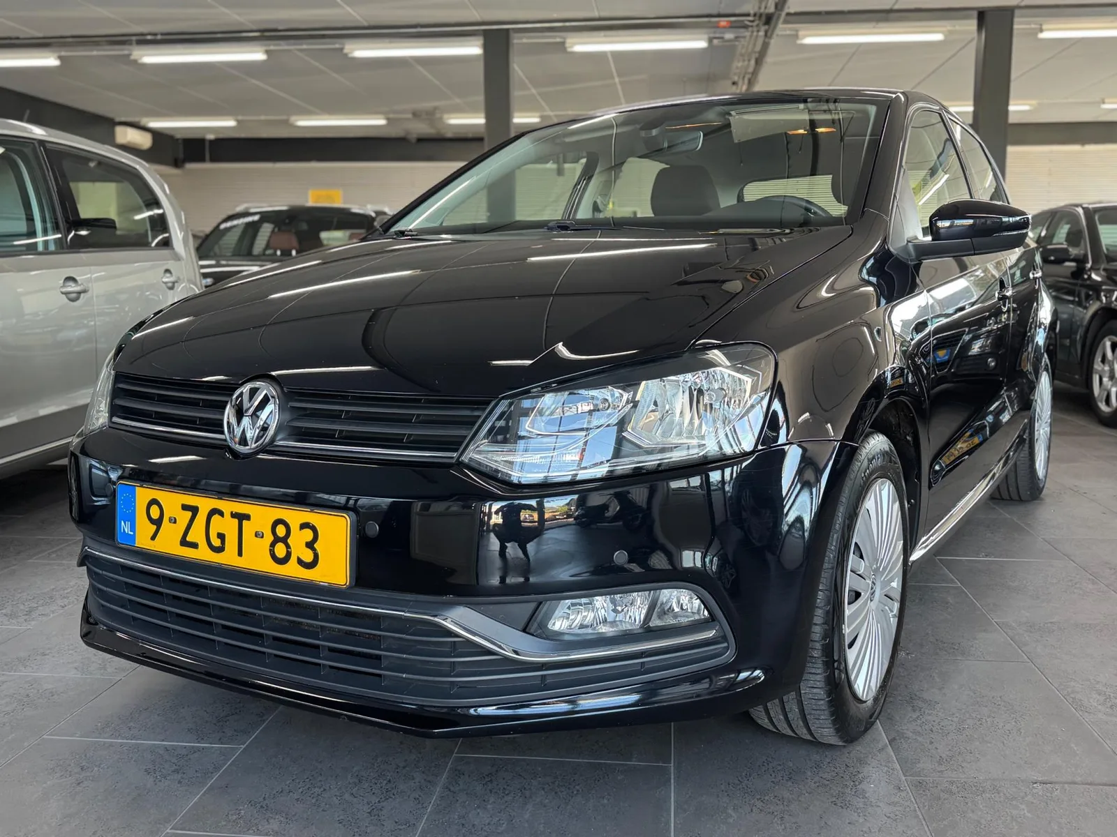 Volkswagen Polo (2015) — foto 1