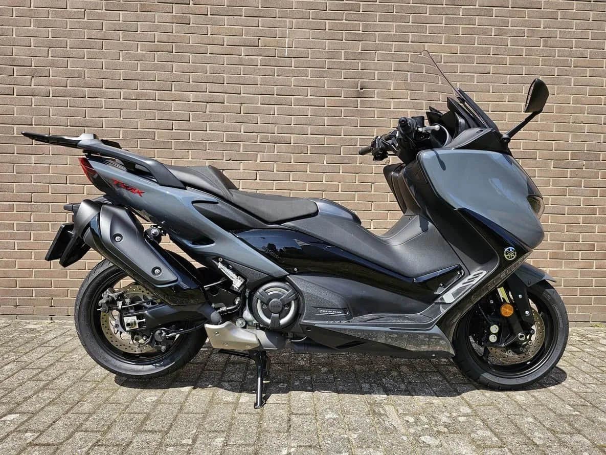 Yamaha TMAX (2022) — foto 1