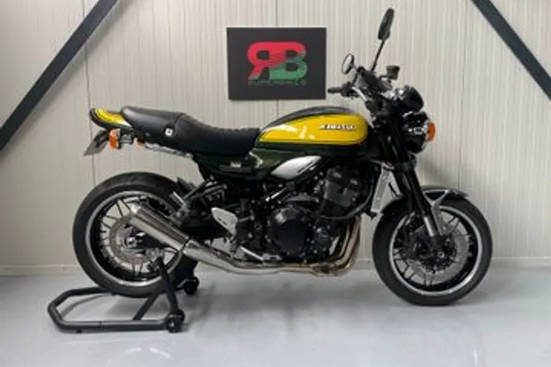 Kawasaki Z900RS (2024)