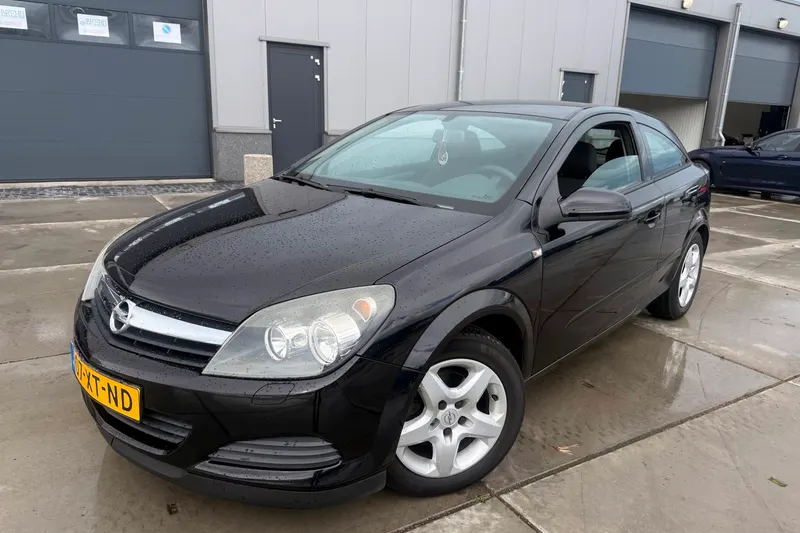 Opel Astra GTC (2007)