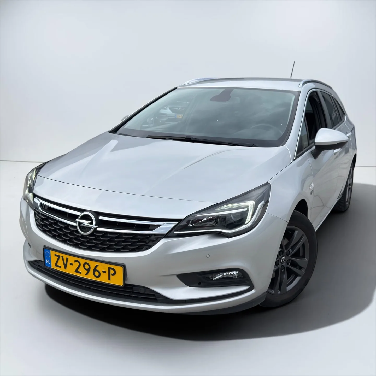 Opel Astra (2019) — foto 1