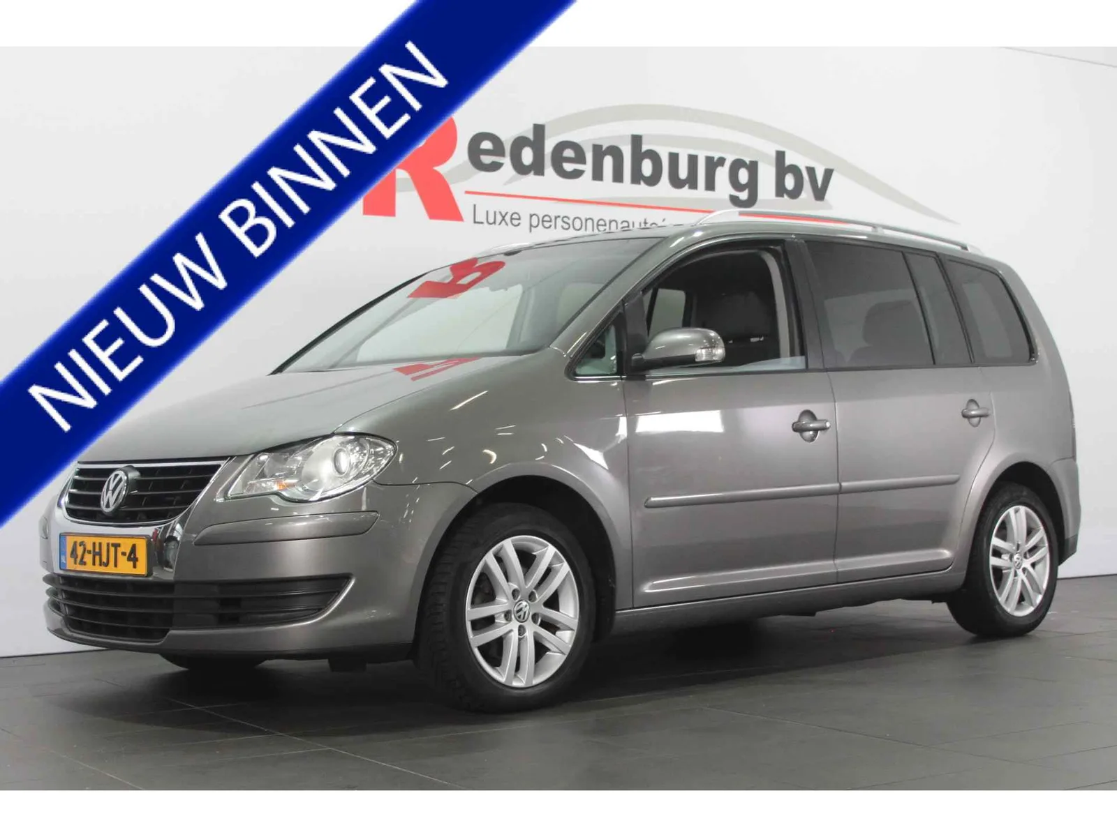 Volkswagen Touran (2009) — foto 1