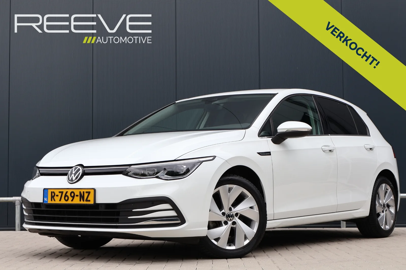 Volkswagen Golf (2020) — foto 1