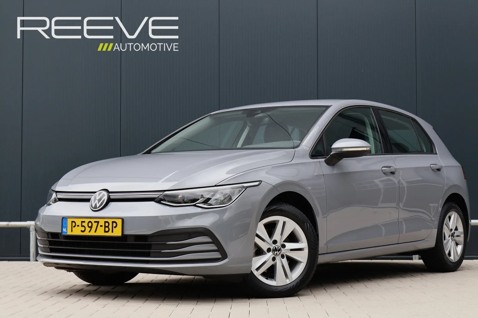 Volkswagen Golf (2022) — foto 1