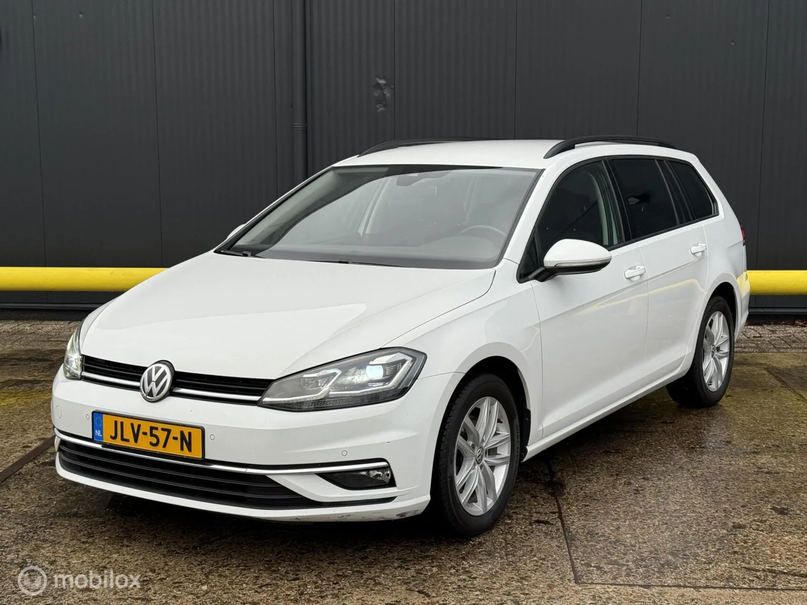 Volkswagen Golf (2019) — foto 1