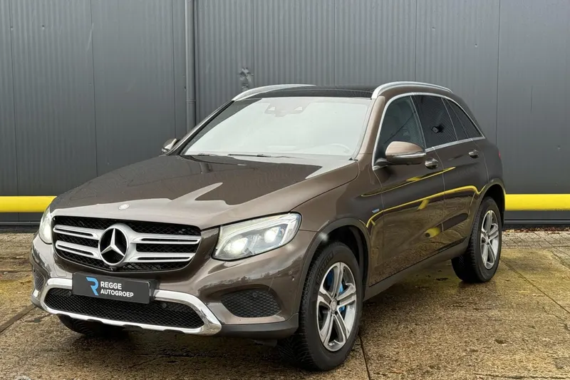 Mercedes-Benz Mercedes (2016)
