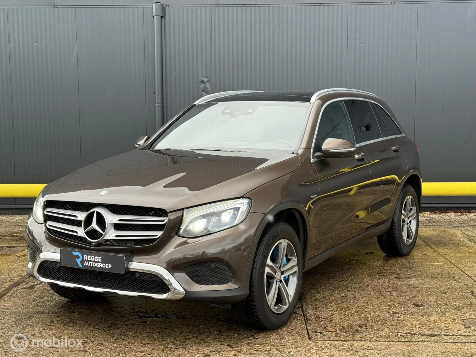 Mercedes-Benz Mercedes (2016) — foto 1